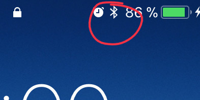 Dieses Symbol bedeutet, dass das Bluetooth am iPhone eingeschaltet ist.